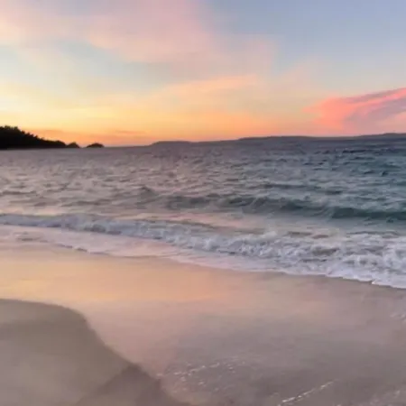 Charming Air-conditioned One-bedroom 150m From Cavaliere Le Lavandou