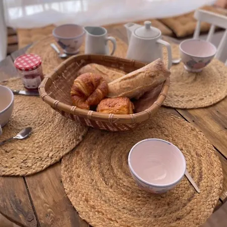 Charming Air-conditioned One-bedroom 150m From Cavaliere Lejlighed