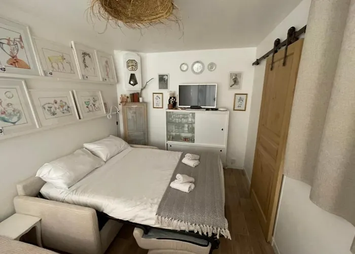 Lejlighed Charming Air-conditioned One-bedroom 150m From Cavaliere Le Lavandou