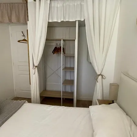 Charming Air-conditioned One-bedroom 150m From Cavaliere Apartmán Le Lavandou