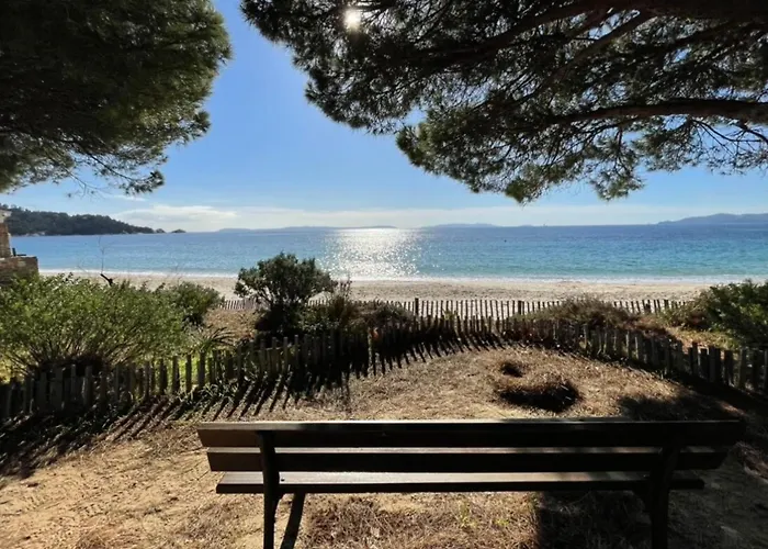 Charming Air-conditioned One-bedroom 150m From Cavaliere