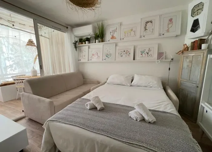 Charming Air-conditioned One-bedroom 150m From Cavaliere * Le Lavandou