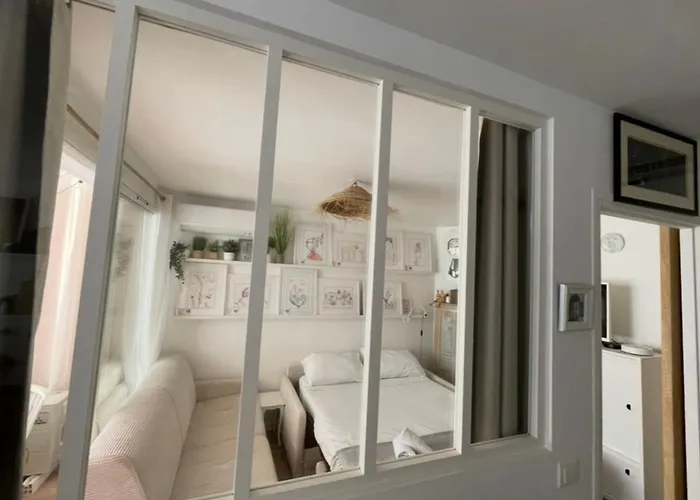 Lägenhet Charming Air-conditioned One-bedroom 150m From Cavaliere Le Lavandou